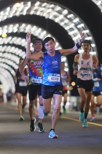 BIB: 40475, 40319, 40121
                            <button type="button" onclick="openModal(20147272)" class="btn btn-primary btn-sm float-right btn-popup" data-toggle="modal" data-target=".modal-high-quality">
                        <i class="fas fa-shopping-cart"></i> Add to Cart
                    </button>
                                            <button type="button" onclick="isThisMe(20147272, true)" class="btn btn-success btn-sm float-right btn-popup btn-isme hidden" data-toggle="tooltip" data-placement="bottom" title="นี่คือรูปของคุณใช่ไหม คลิกที่นี่เพื่อเอาเข้าอัลบั้ม">
                        <i class="fas fa-plus"></i> Add to album
                    </button>
                    <button type="button" onclick="isThisMe(20147272, false)" class="btn btn-warning btn-sm float-right btn-popup btn-isnotme hidden">
                        <i class="fas fa-ban"></i> Remove from album
                    </button>